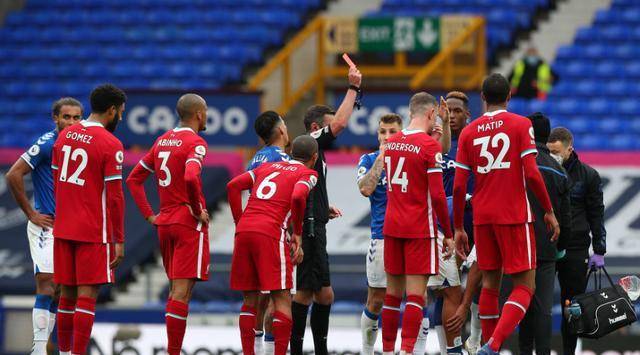  米兰德比争议红牌，VAR判定引发热议  