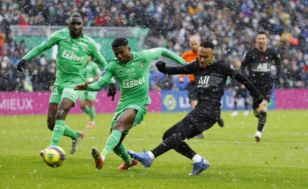  巴黎圣日耳曼客场取胜，继续领跑法甲积分榜